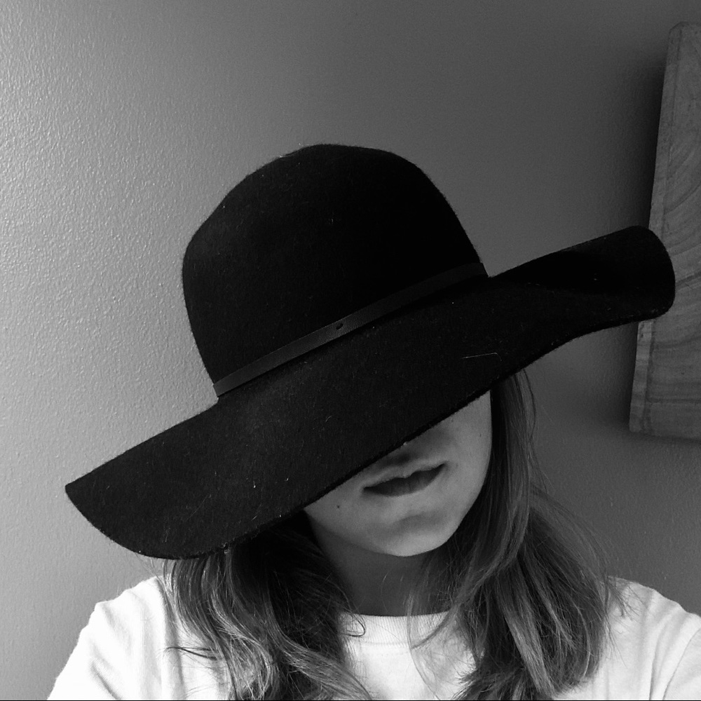 ROUND HAT